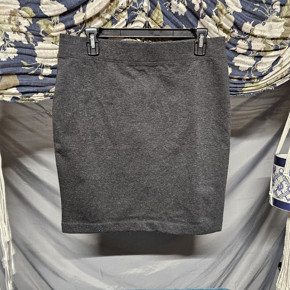 3/$25 Gap Dark Gray Casual Skirt size Medium
